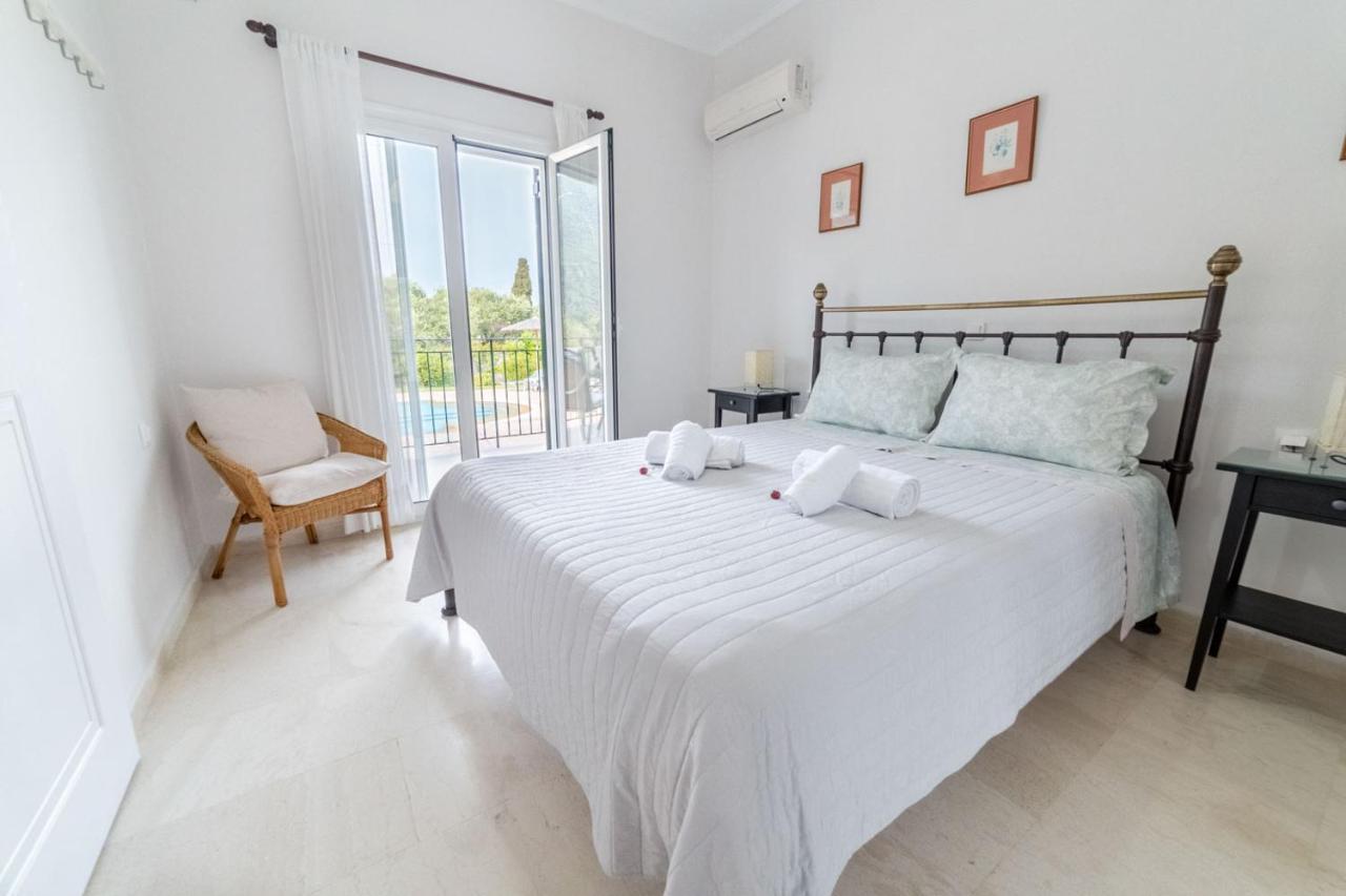 Villa Adonis CChalikounas Buitenkant foto