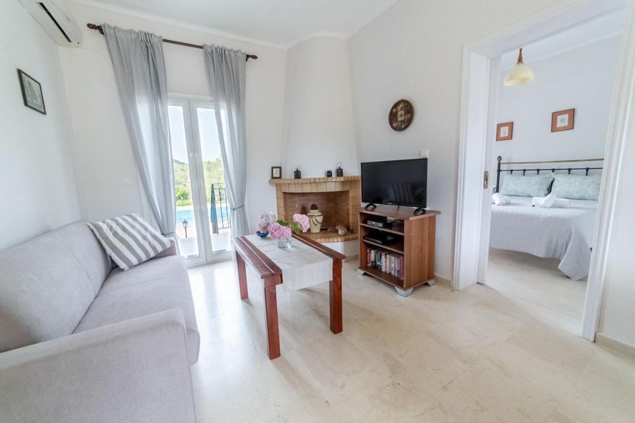 Villa Adonis CChalikounas Buitenkant foto