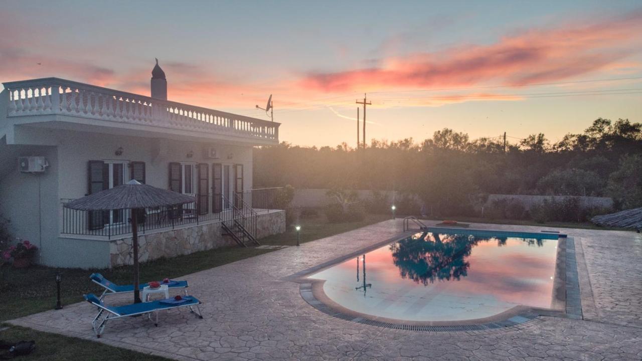 Villa Adonis CChalikounas Buitenkant foto